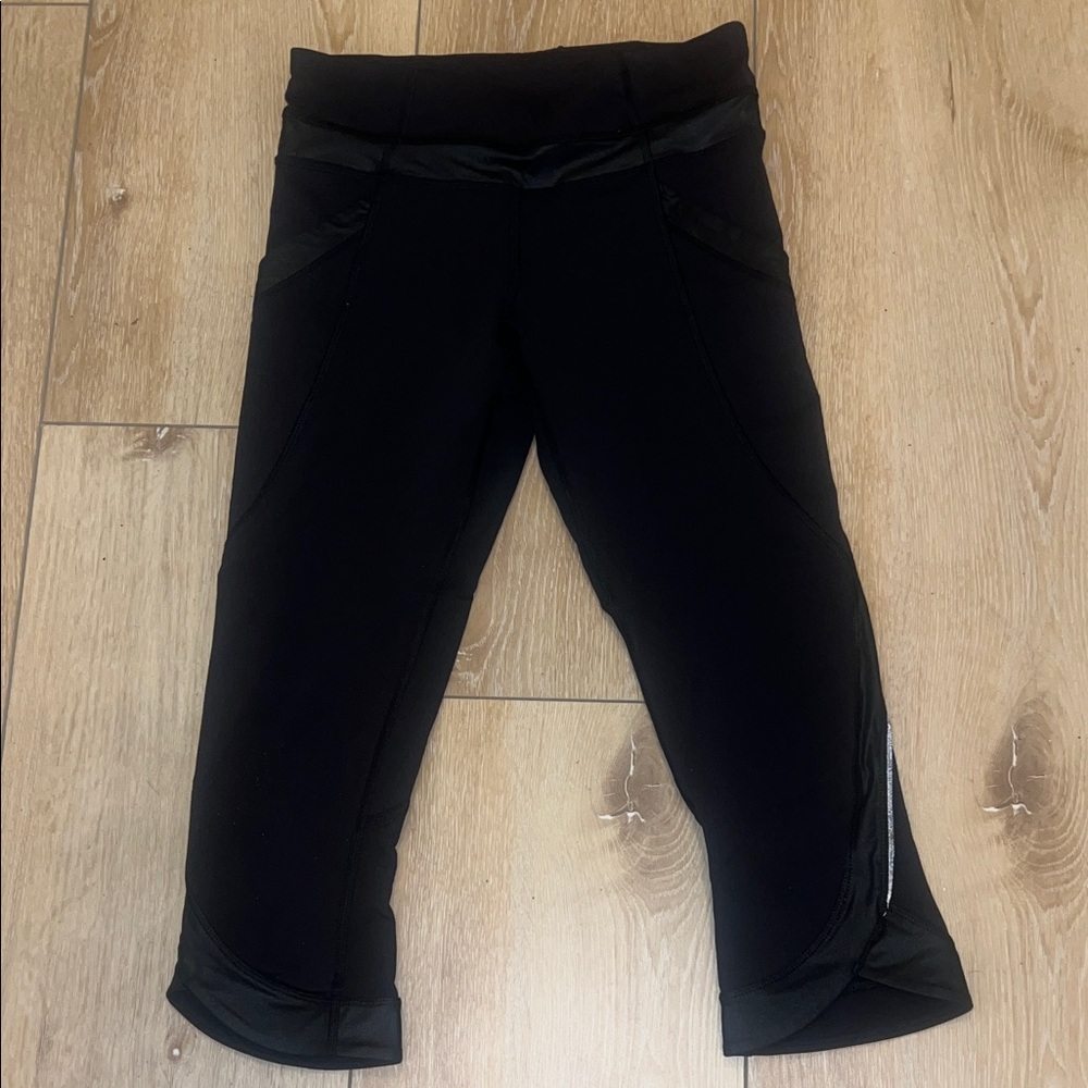 Lululemon Black Capri workout pants Size 4